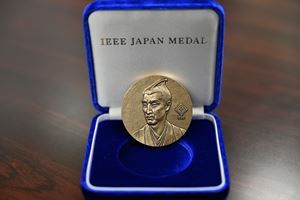 IEEESeniorMember